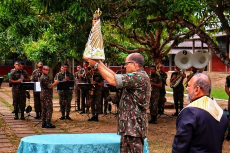 Brigada De Infantaria De Selva Recebe Visita Da Imagem Peregrina De