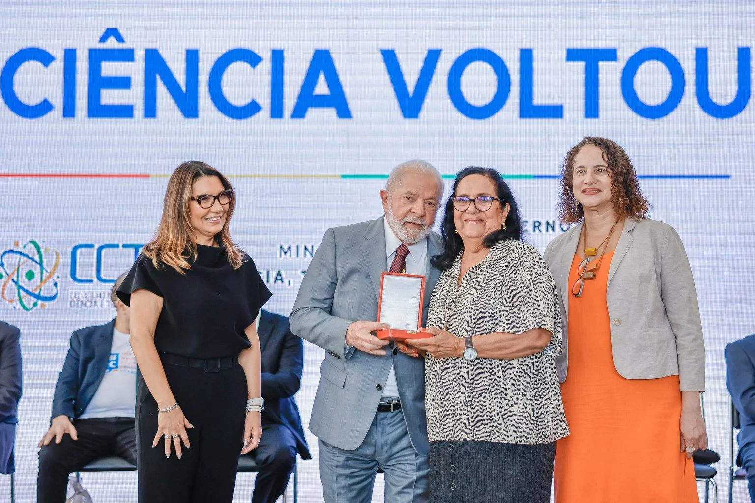 Professora Da Ufpa Recebe Medalha Do M Rito Cient Fico Portal Debate