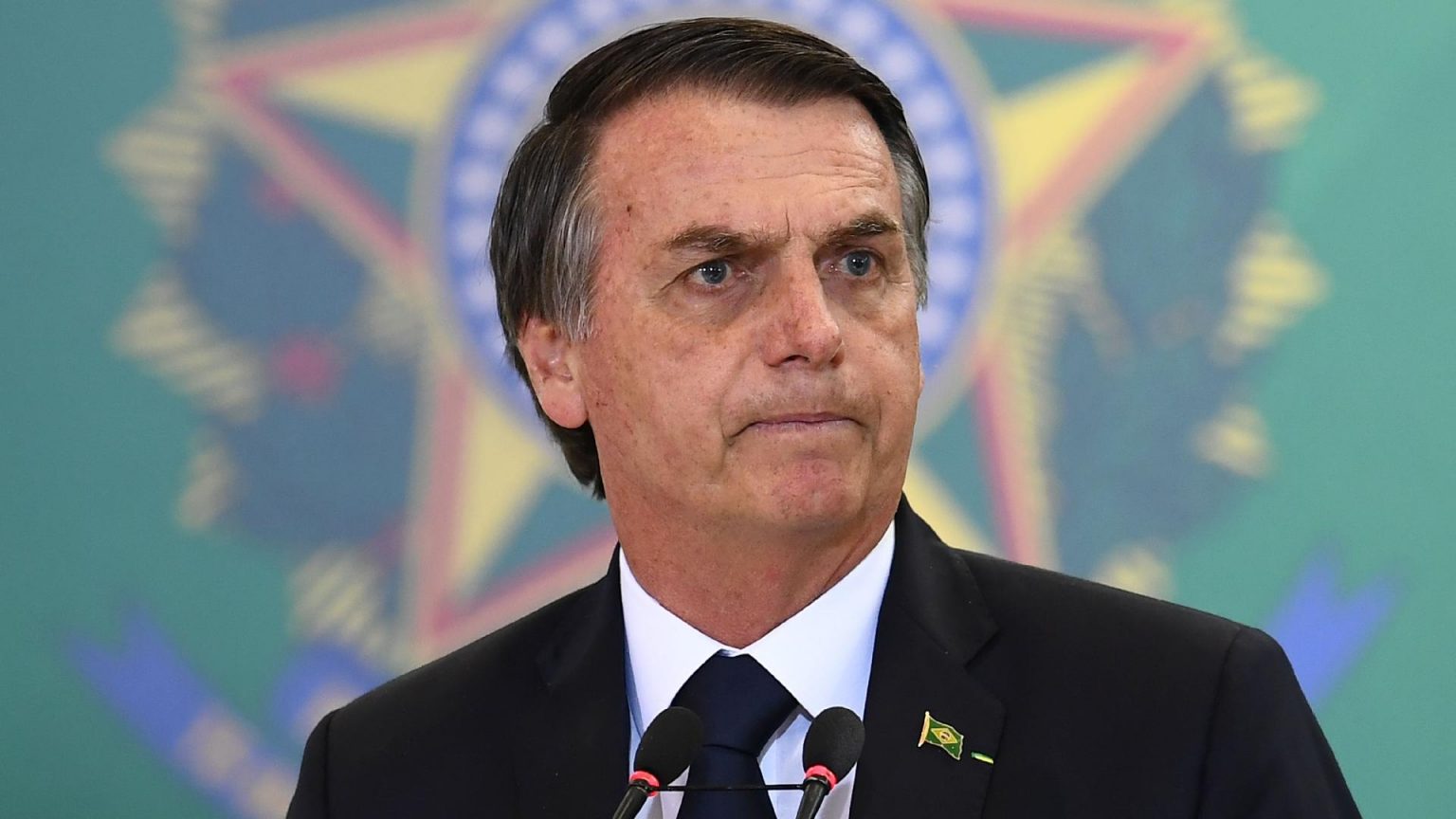 Centrão diz a Bolsonaro que só auxílio de R$ 400 evitará derrota em 2022