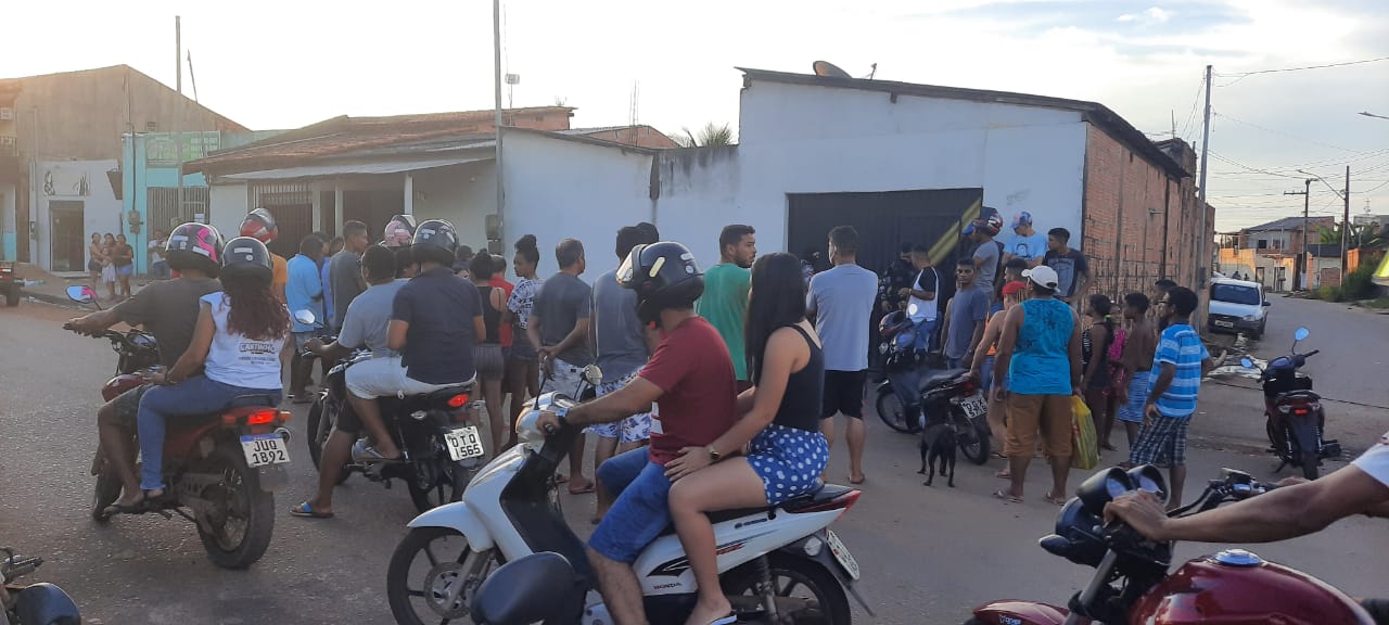 Assassino crava faca no peito de garçom em Parauapebas