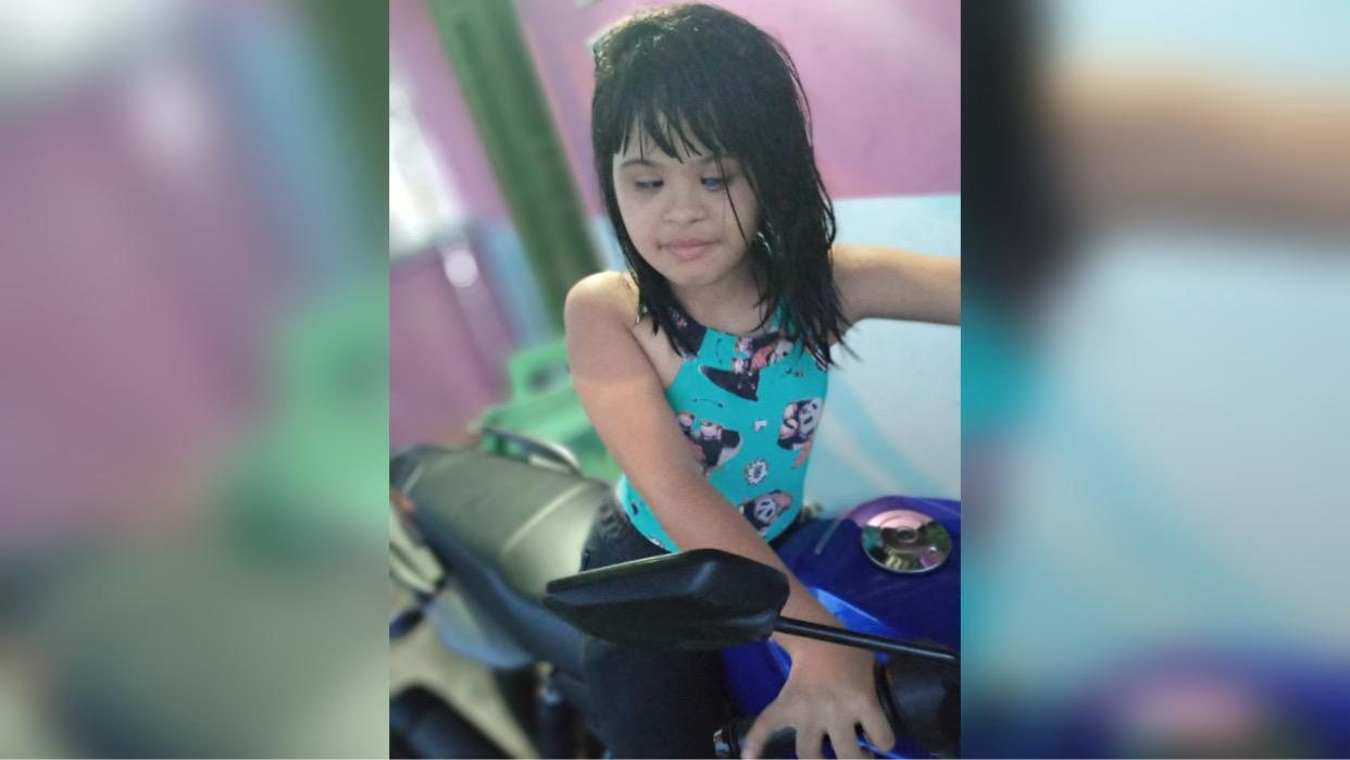 Manicure de Marabá pede ajuda para cirurgia de córnea da filha com down
