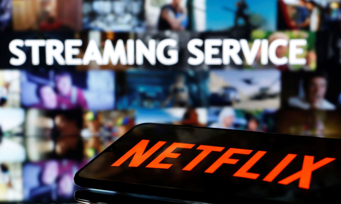 Bolsonaro veta isenção tributária para plataformas de streaming