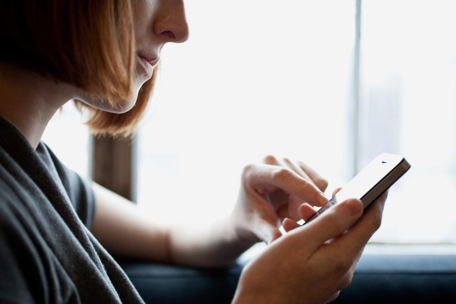 Violência digital contra a mulher: entenda o que é e saiba como se proteger