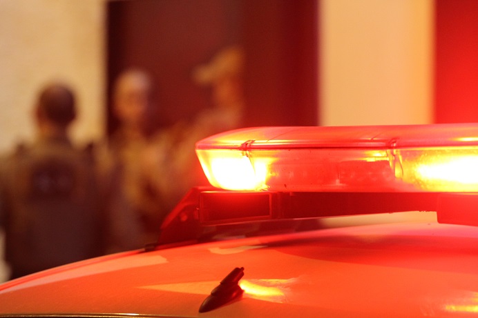 Policial penal atira contra perna de jovem após suposta ameaça