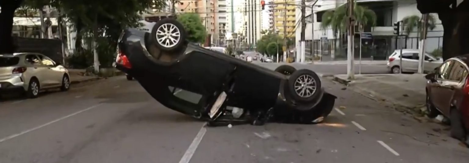 Motorista perde controle ao desviar de cachorro e capota no Pará