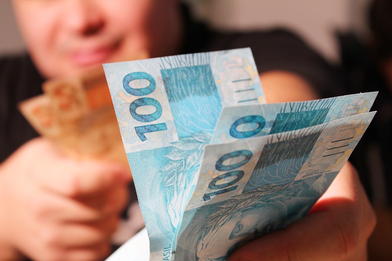 Tião Miranda envia projeto para beneficiar 2 mil pessoas com R$ 500