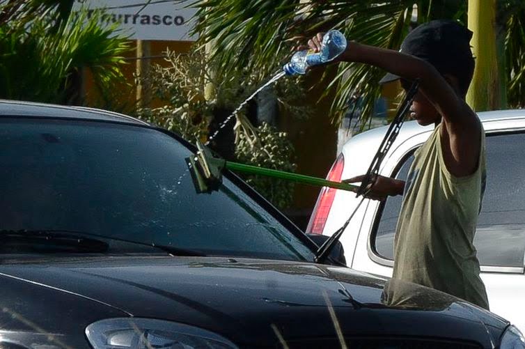 Meninos negros são maioria no trabalho infantil no Brasil
