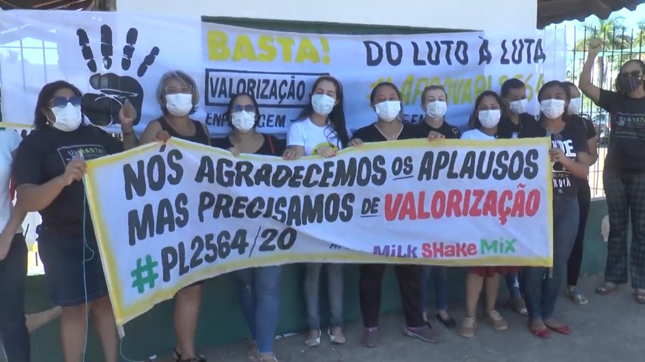 Profissionais da enfermagem aderem à paralisação nacional e realizam ato em Marabá