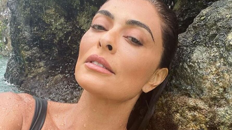 Juliana Paes pede mais amor após posicionamento político