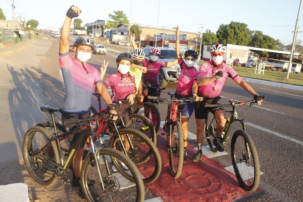 Ciclistas comemoram instalação de ciclofaixa na Transamazônica