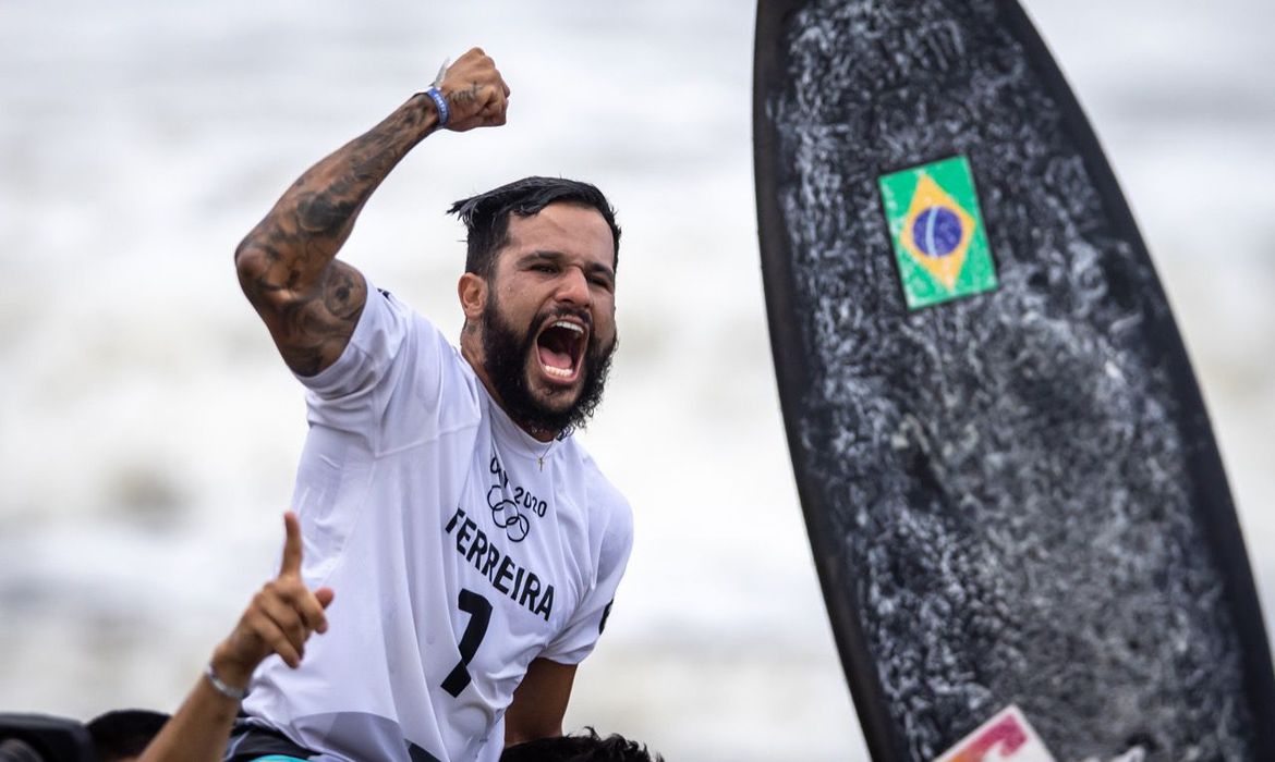 Ítalo Ferreira conquista primeiro ouro do Brasil nas Olimpíadas de Tóquio