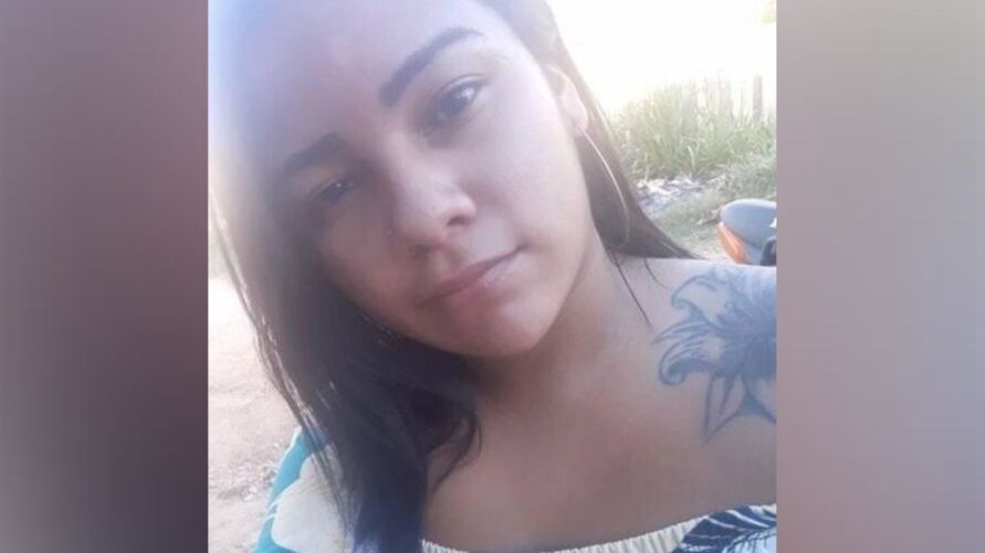 Jovem de 18 anos morre por descarga elétrica enquanto usava o celular