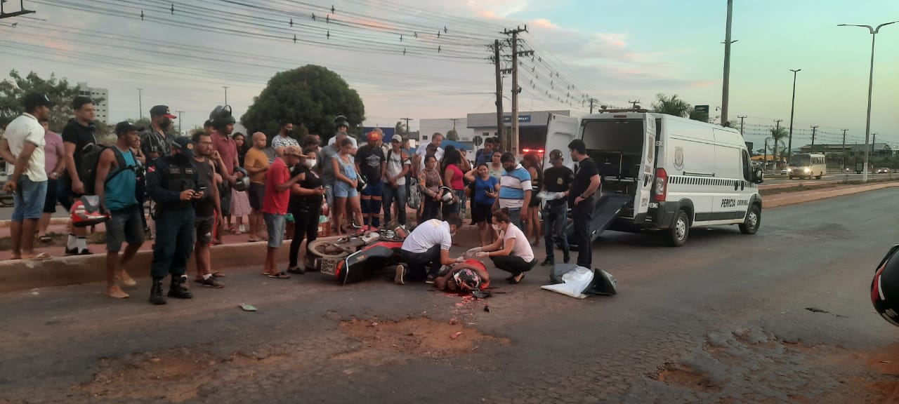 Motociclista cai e tem cabeça esmagada por caminhão em Parauapebas