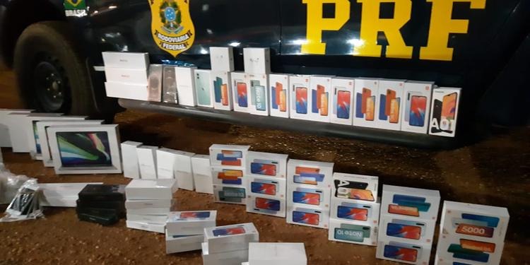 PRF apreende caminhão com R$ 1 milhão em produtos eletrônicos em Dom Eliseu