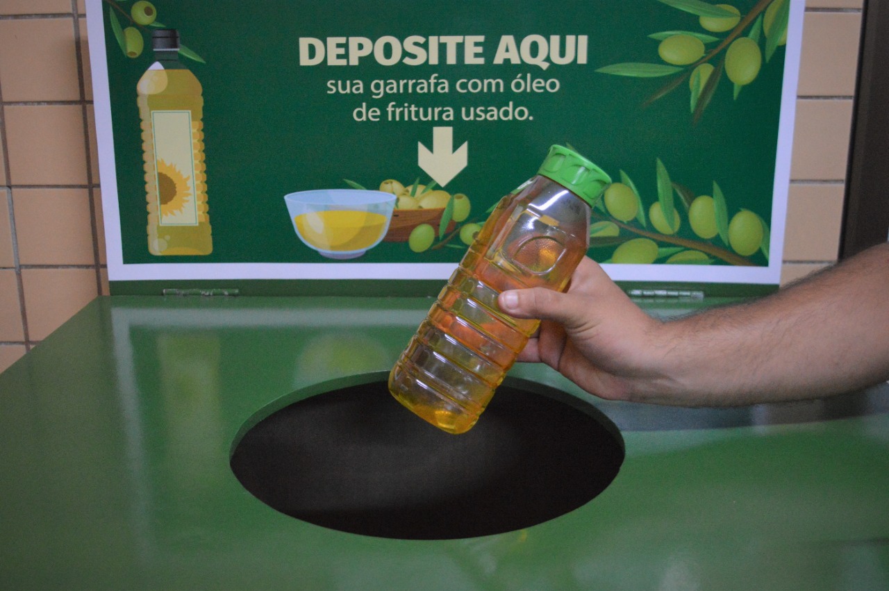 Aprenda a descartar corretamente o óleo de cozinha