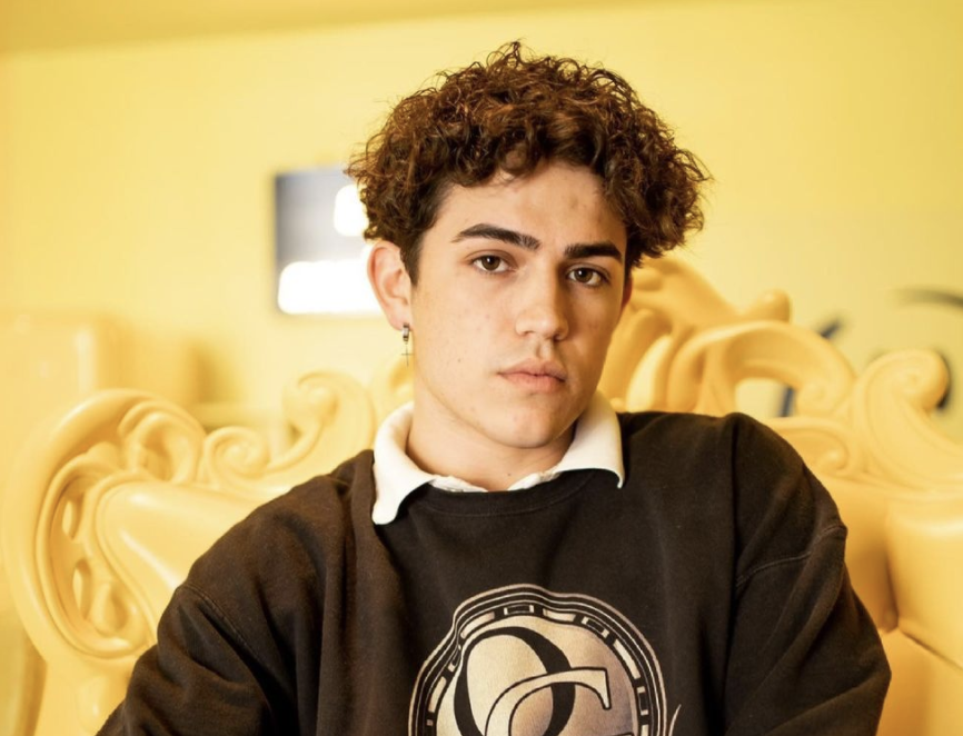 Tiktoker de 19 anos morre após ser baleado no olho em cinema
