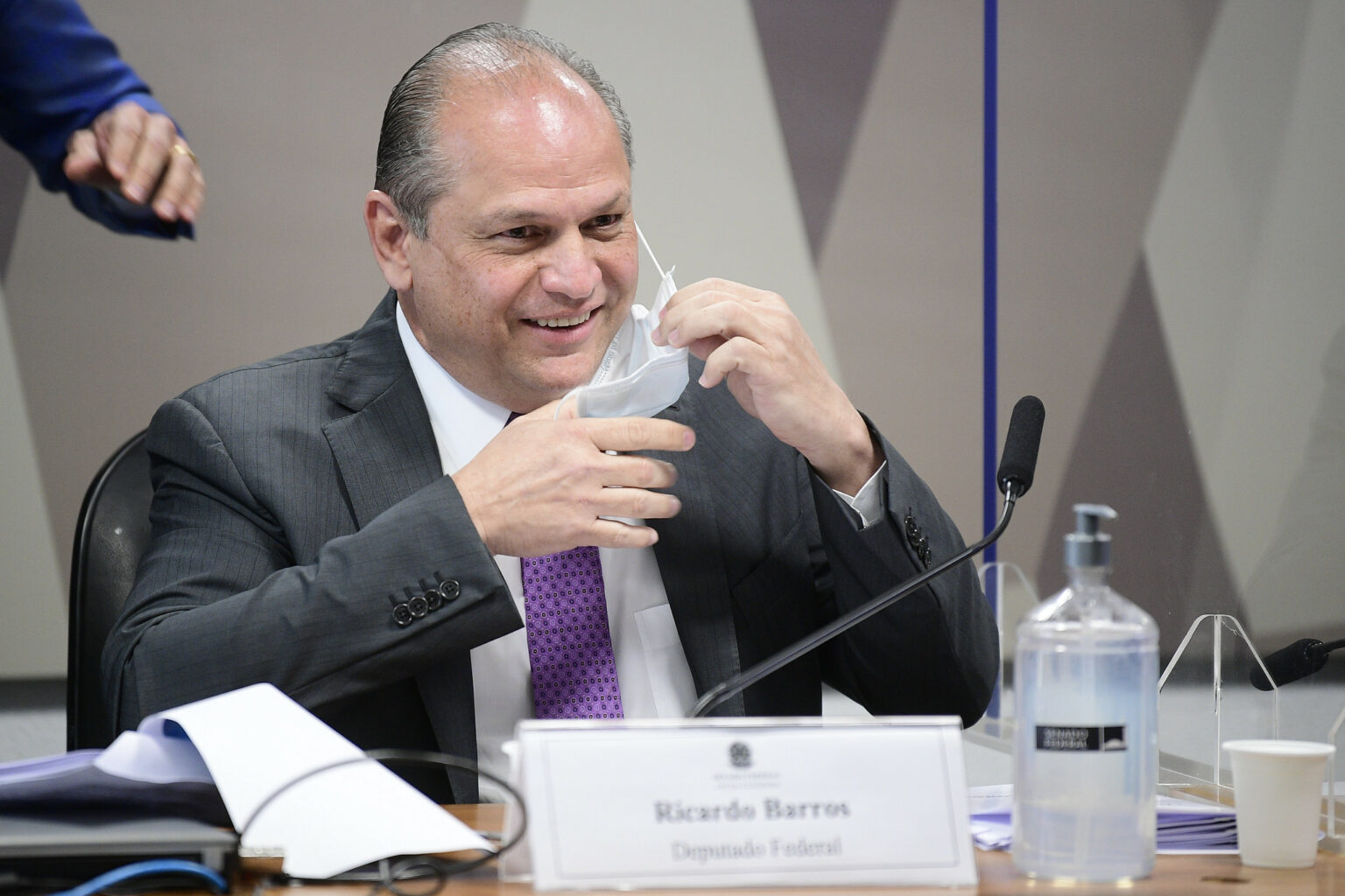 Ricardo Barros entra para lista de investigados da CPI da Covid