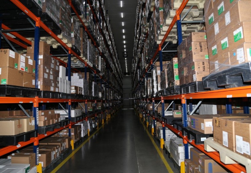 9,5 milhões de doses estão paradas em galpão do Ministério da Saúde