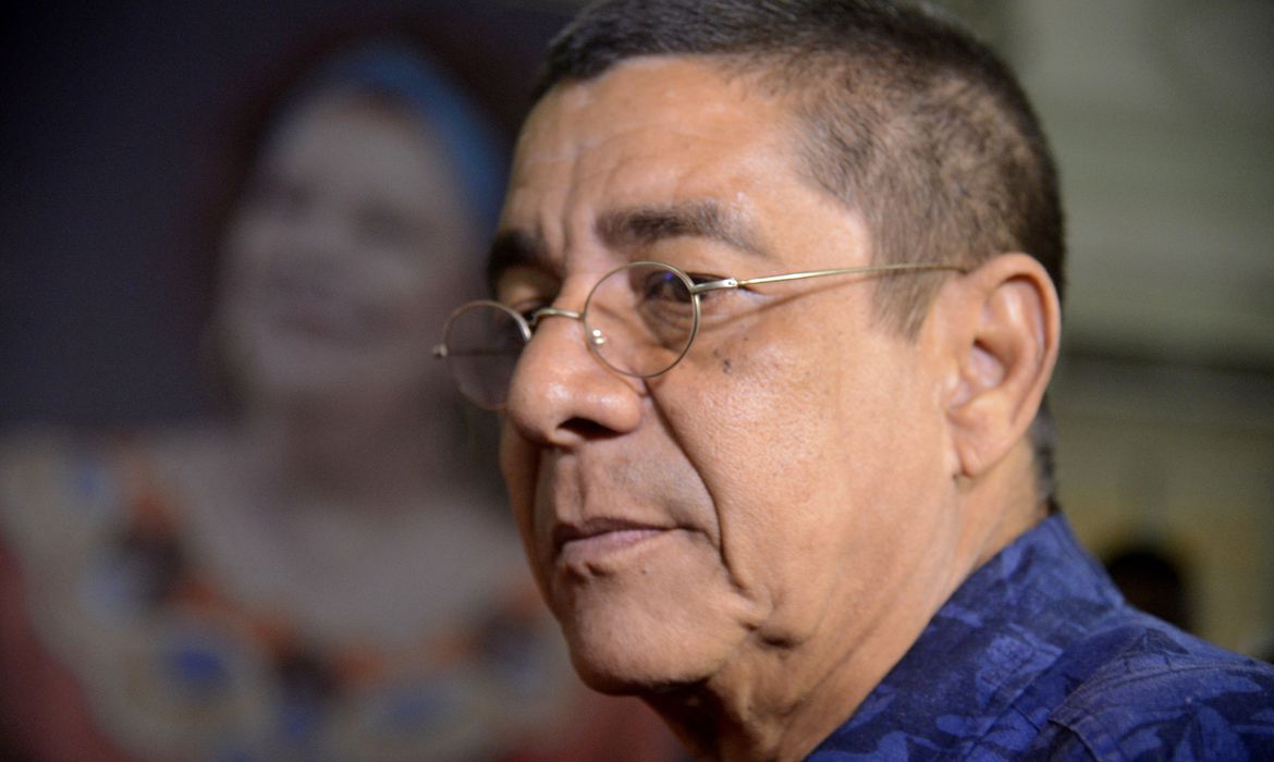 Zeca Pagodinho recebe alta após ser internado com covid-19