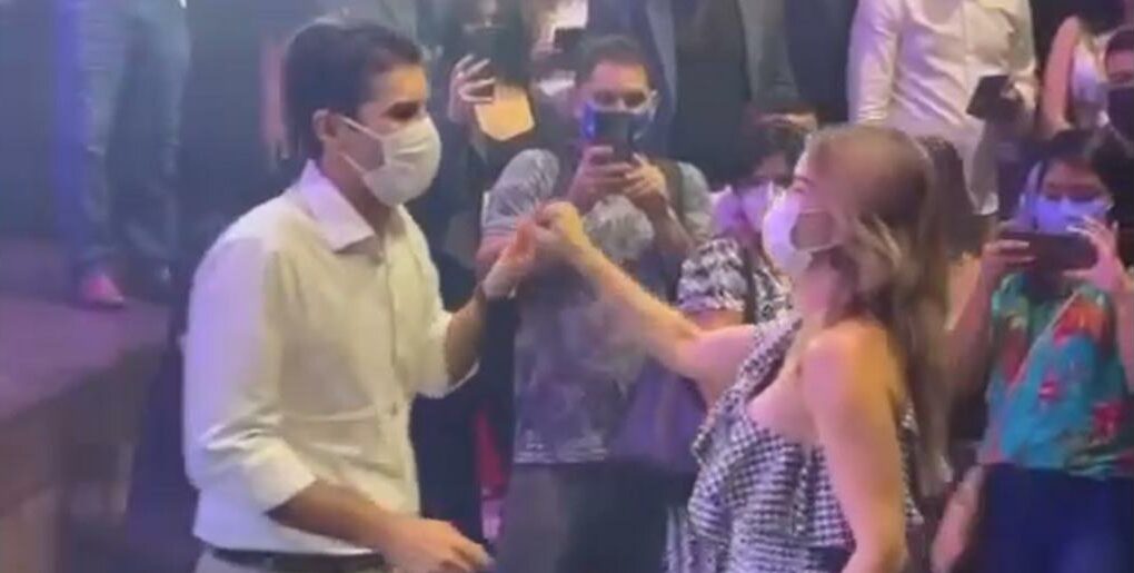 Governador Helder Barbalho dança brega com a esposa em solenidade