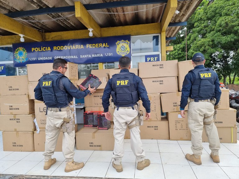 PRF apreende carga com 528 caixas de som sem nota fiscal no Pará