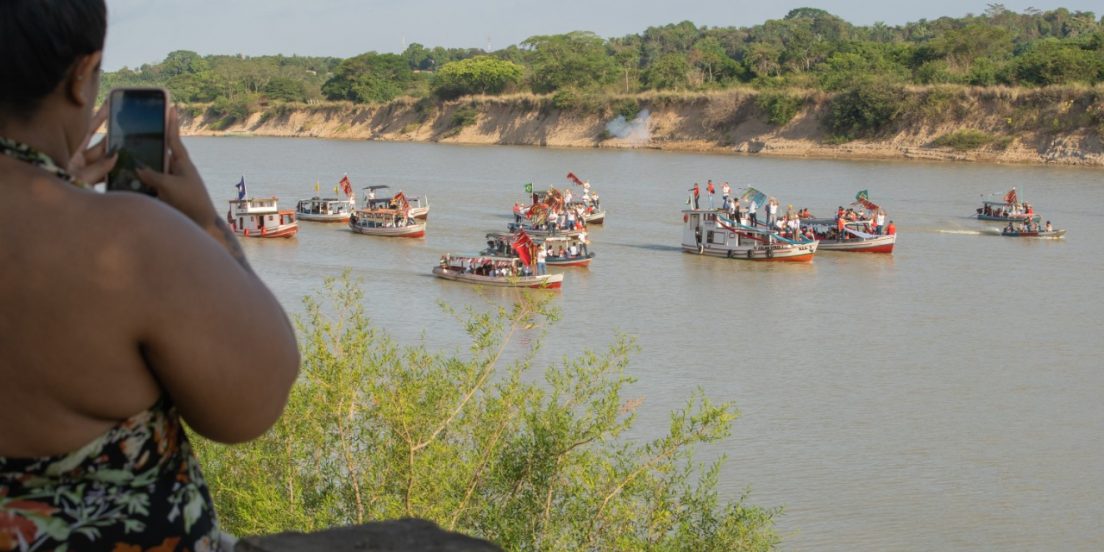 Romaria fluvial encerra as festividades do Divino Espírito Santo