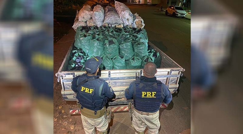 PRF apreende caminhão com mais de 70 sacas de carvão ilegal em Rurópolis