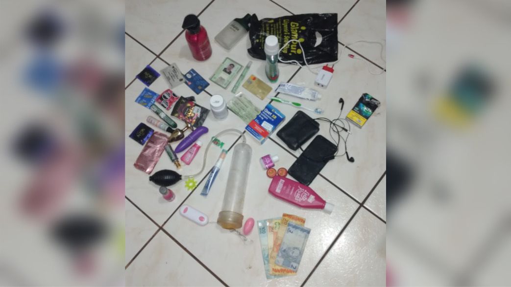 Professor se masturba e joga esperma em cabelo de passageira na PA-150