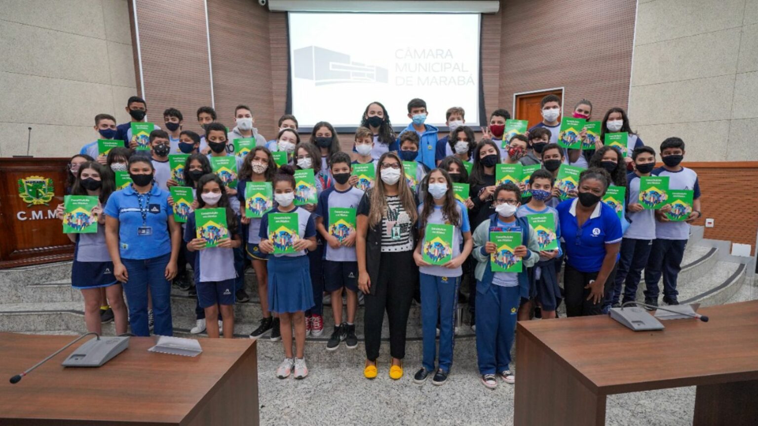 Câmara de Marabá recebe 40 alunos em retomada de projeto com escolas