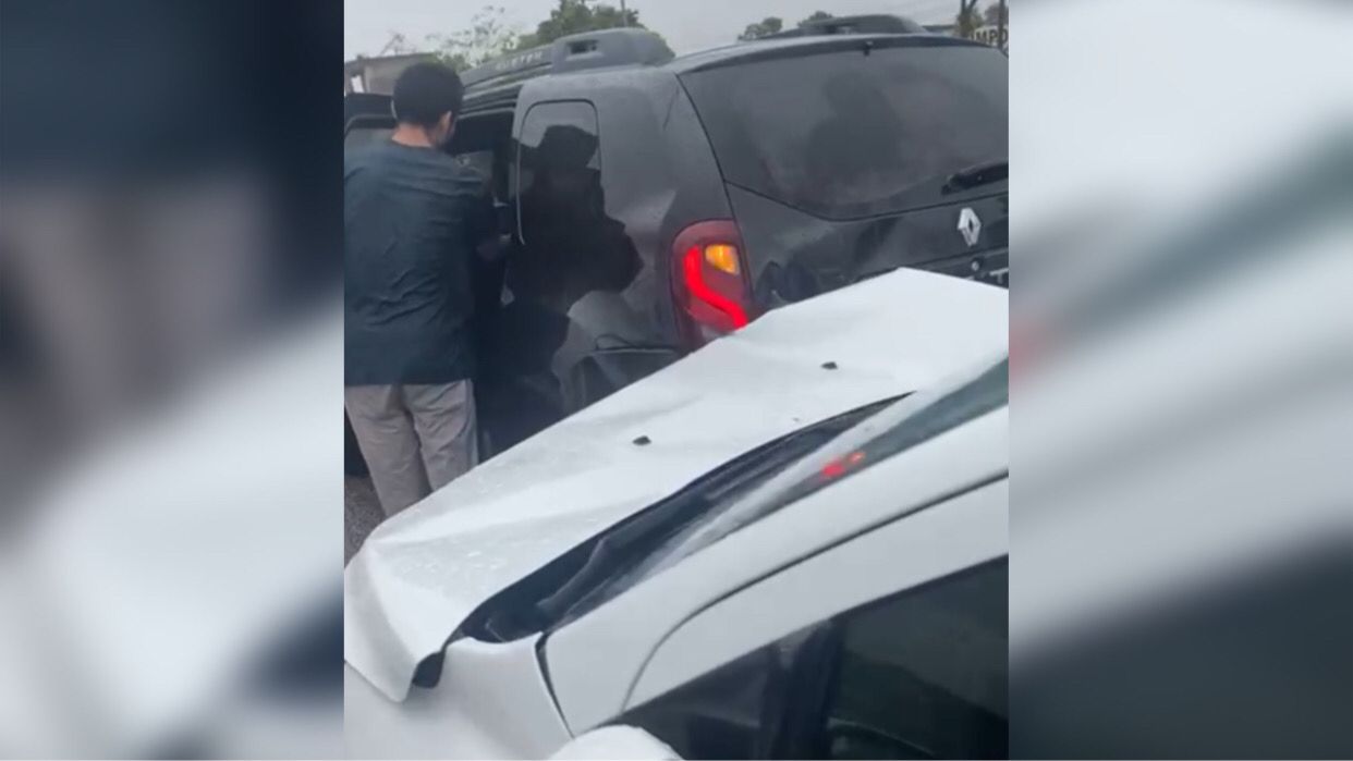 Pista molhada causa engavetamento entre quatro veículos na Nova Marabá