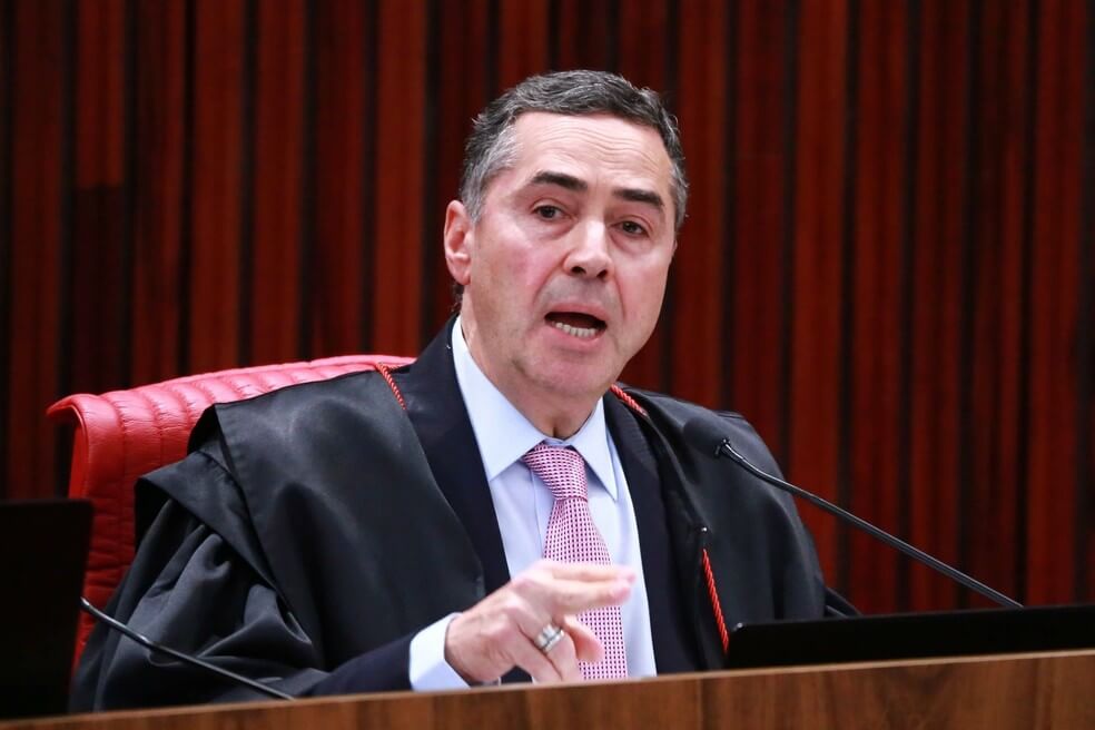 Barroso chama Bolsonaro de ‘farsante’ e diz que populismo busca culpados para fiasco