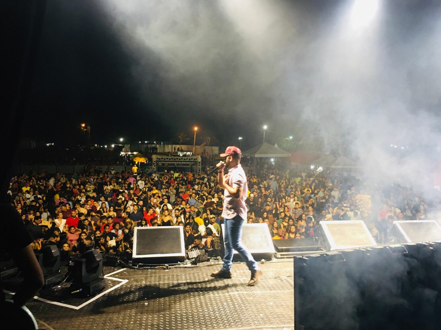 Show com fenômenos da pisadinha agita multidão em Marabá