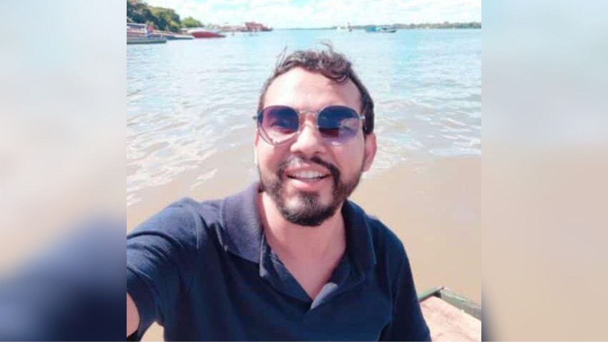 Bacharel em Direito morre ao colidir em traseira de caminhão baú no sul do Pará