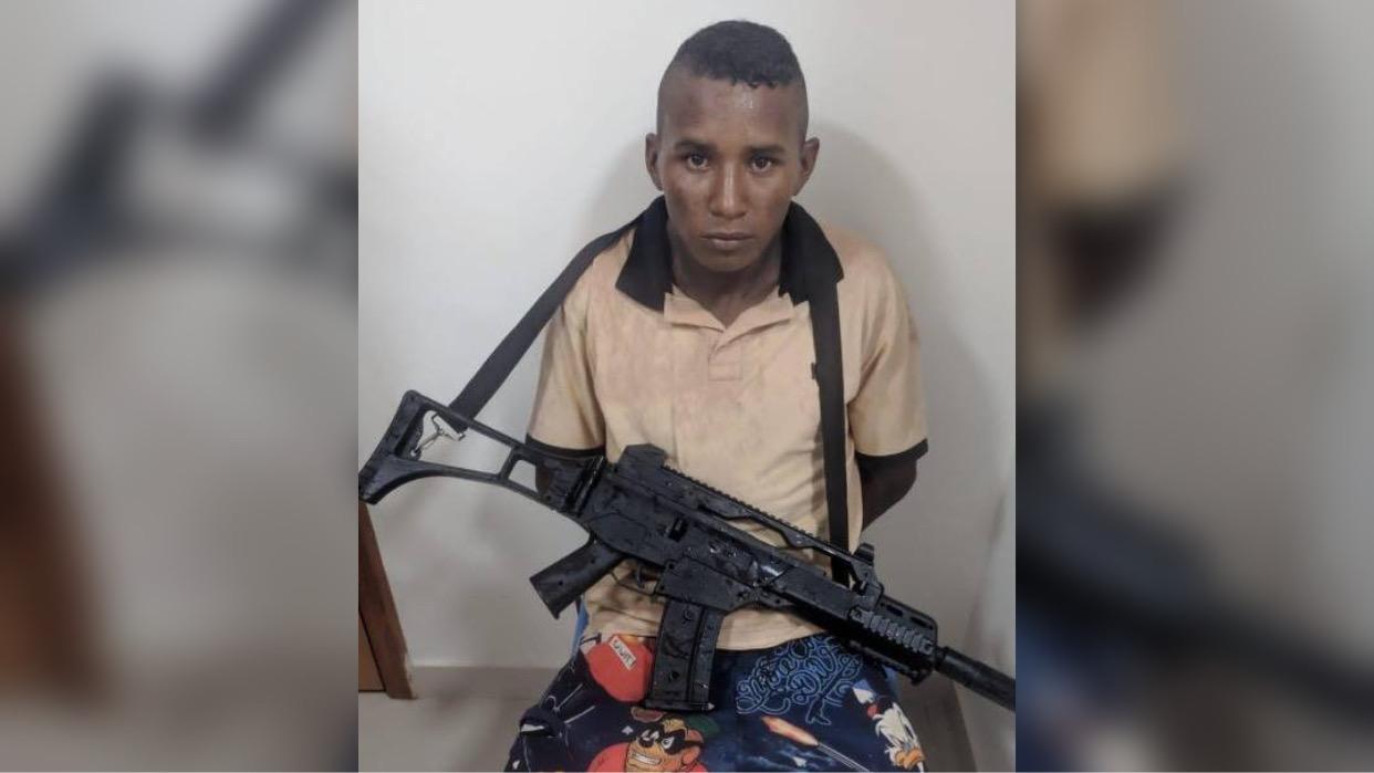 Membro de facção é preso após abandonar carro roubado em Parauapebas