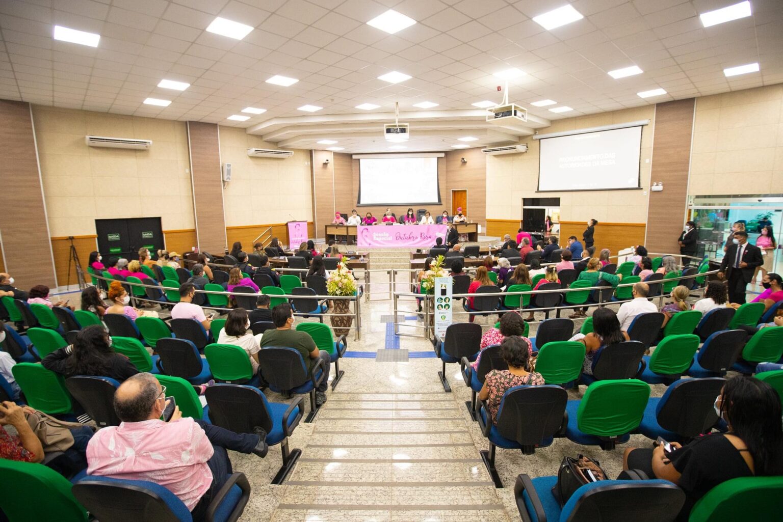 Sessão na Câmara marca início da campanha Outubro Rosa em Marabá