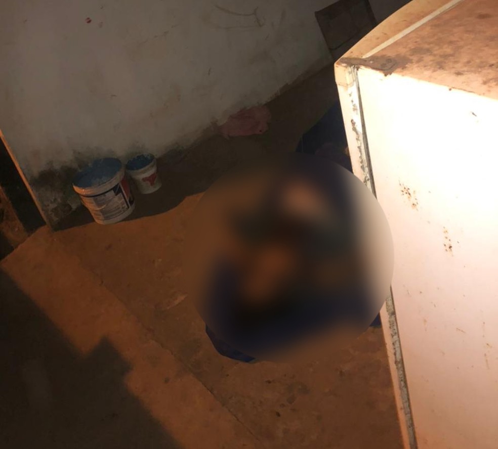 Homem mata ex-companheira com facada no coração