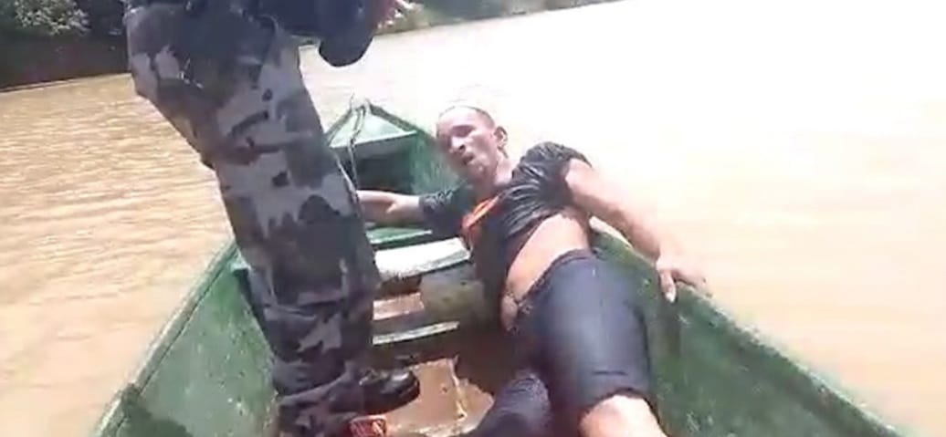 Ladrão pula em rio para escapar da polícia e acaba se afogando