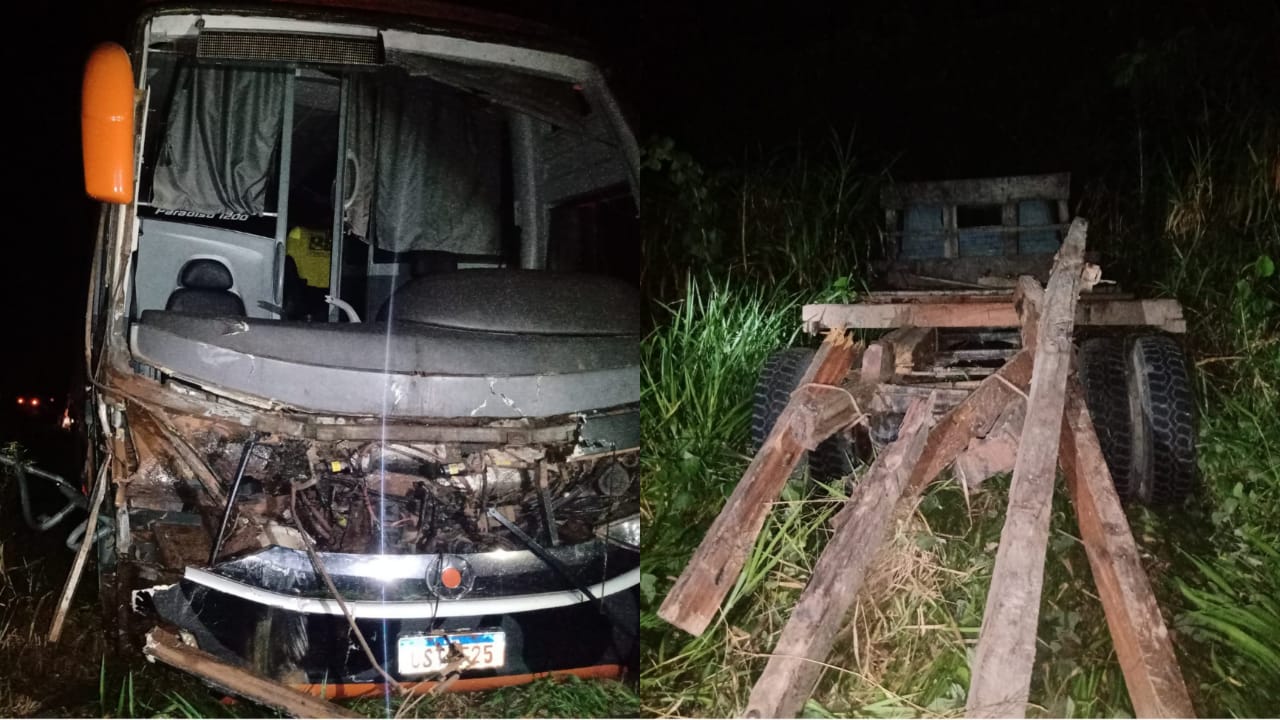 Ônibus bate em traseira de caminhão e mata passageiro na BR-230