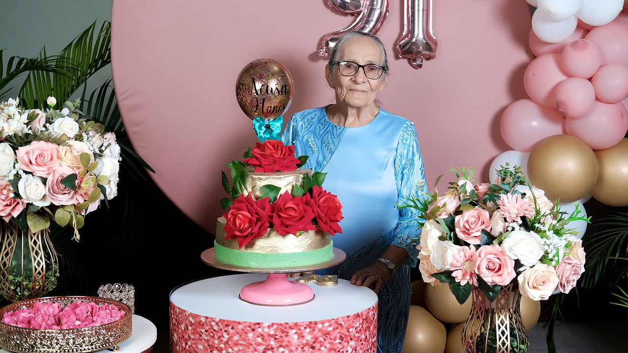 ‘Dona Neusa’ comemora 91 anos com família e amigos em Marabá