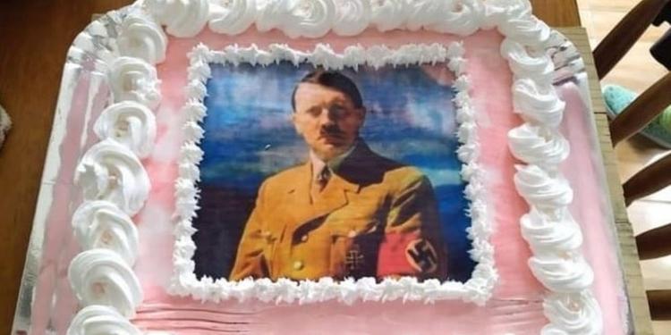 Estudante de história é investigada por usar foto de Hitler em bolo de aniversário
