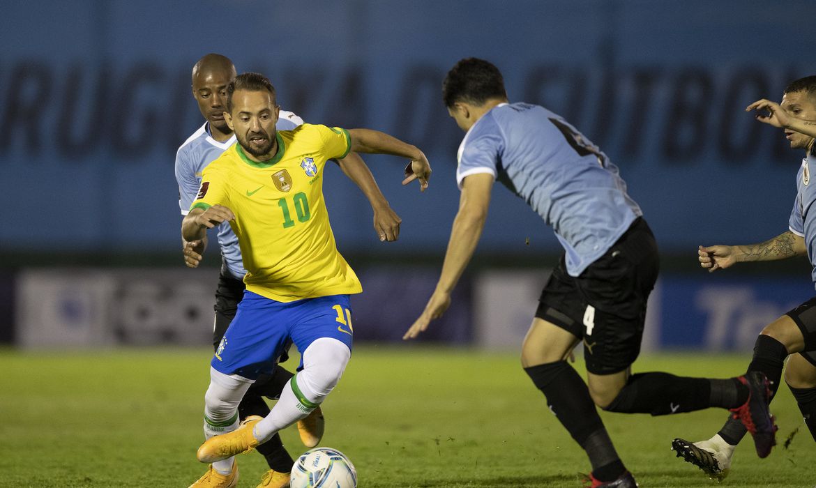 Brasil reencontra torcida diante do Uruguai pelas Eliminatórias da Copa
