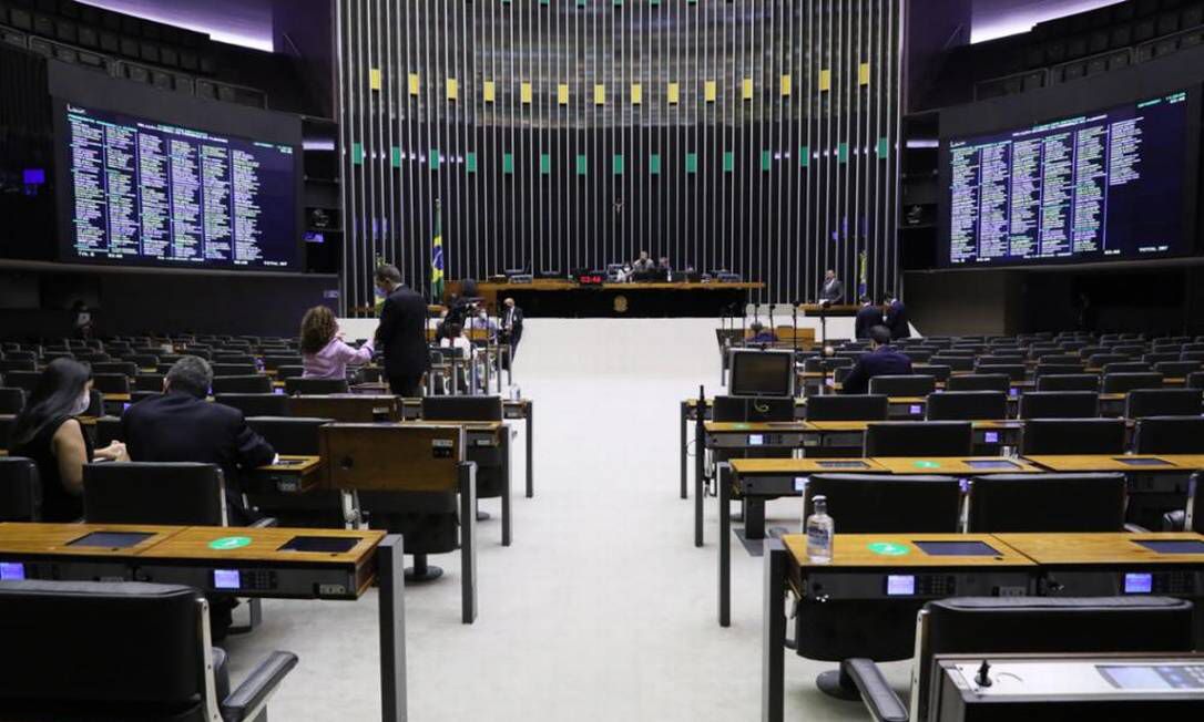 Bolsonaro libera quase R$ 1 bilhão para aprovar PEC dos Precatórios