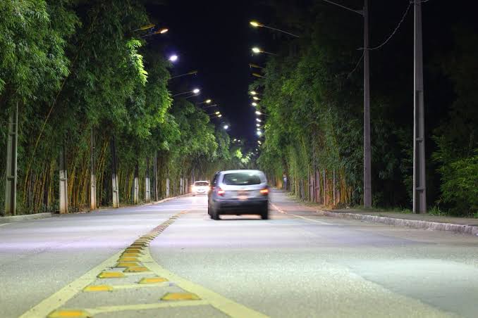 Por ciúmes, jovem tenta matar namorada com carro após show do Gusttavo Lima