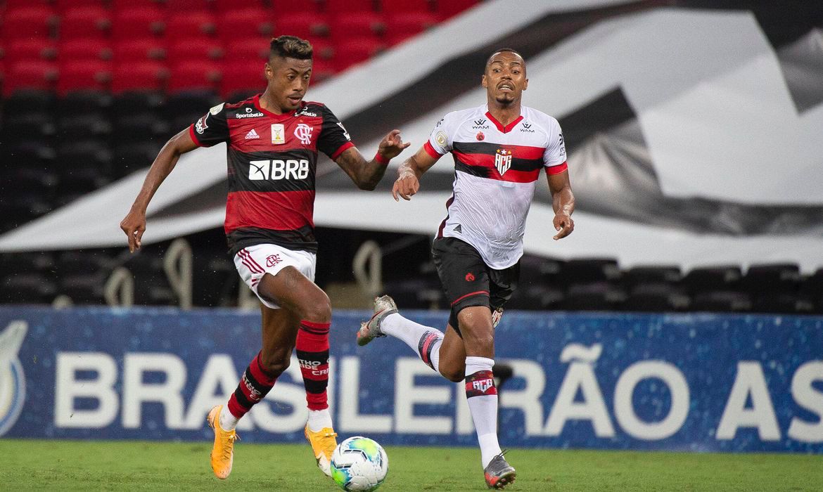 Flamengo continua maratona no Brasileirão diante do Atlético-GO