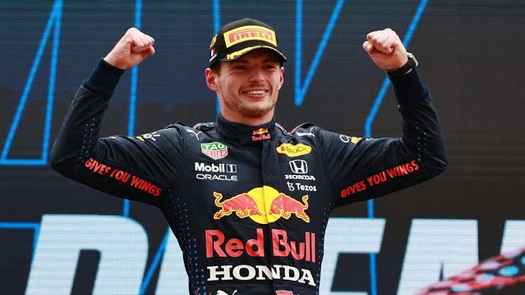 Em Brasília, Max Verstappen, piloto da Fórmula 1, visita Nelson Piquet