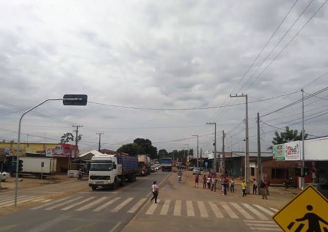 Motorista alcoolizado causa acidente em lombada eletrônica no São Félix