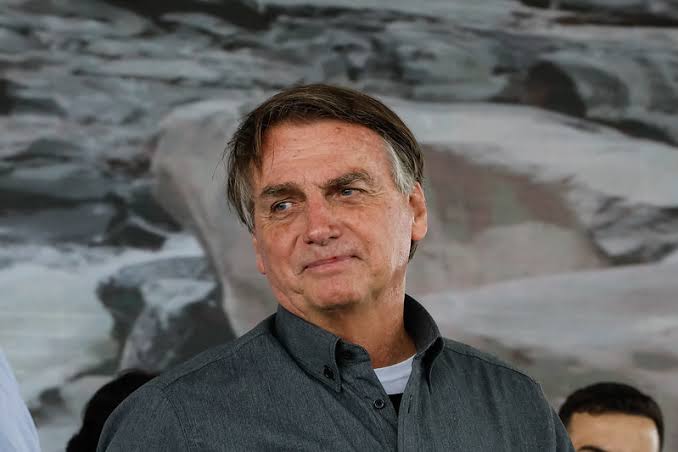 “O ideal é ficar livre da Petrobras”, diz Bolsonaro