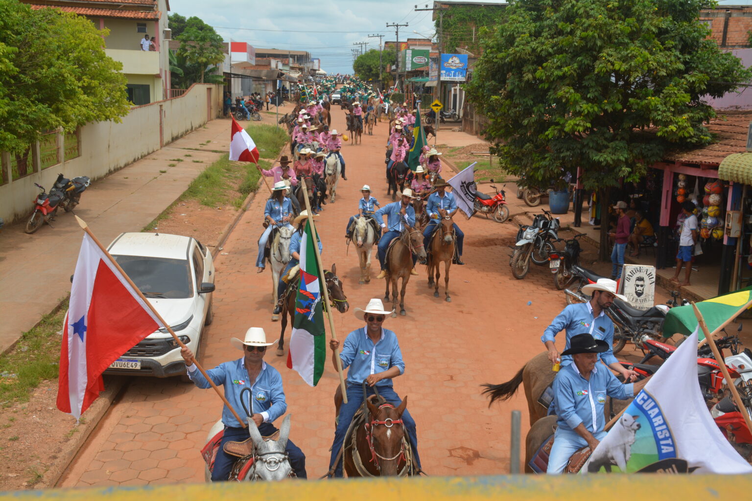 Cruzeiro do Sul apresenta reivindicações a Helder Barbalho na 12ª Cavalgada