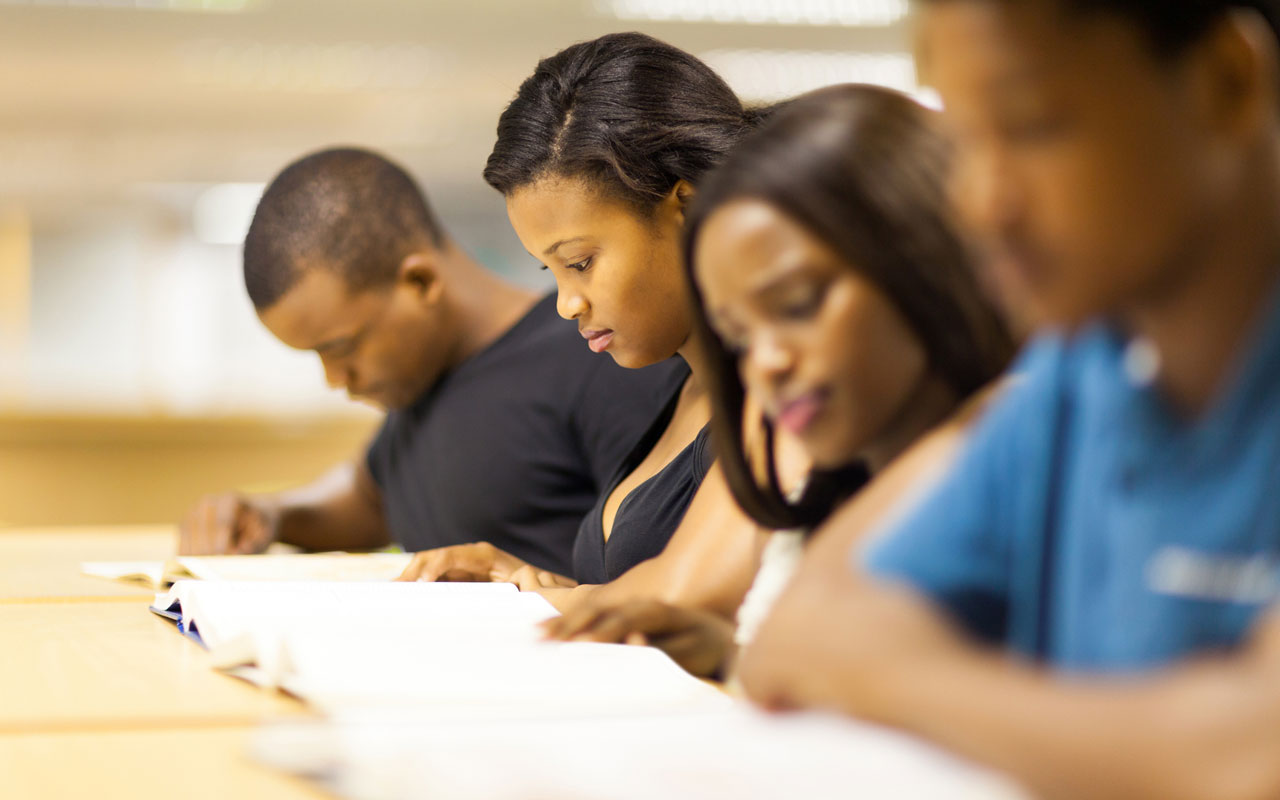 Apesar de avanços com cotas, presença negra nas universidades ainda é desigual