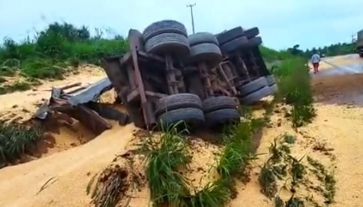Colisão entre carretas deixa feridos na Transamazônica
